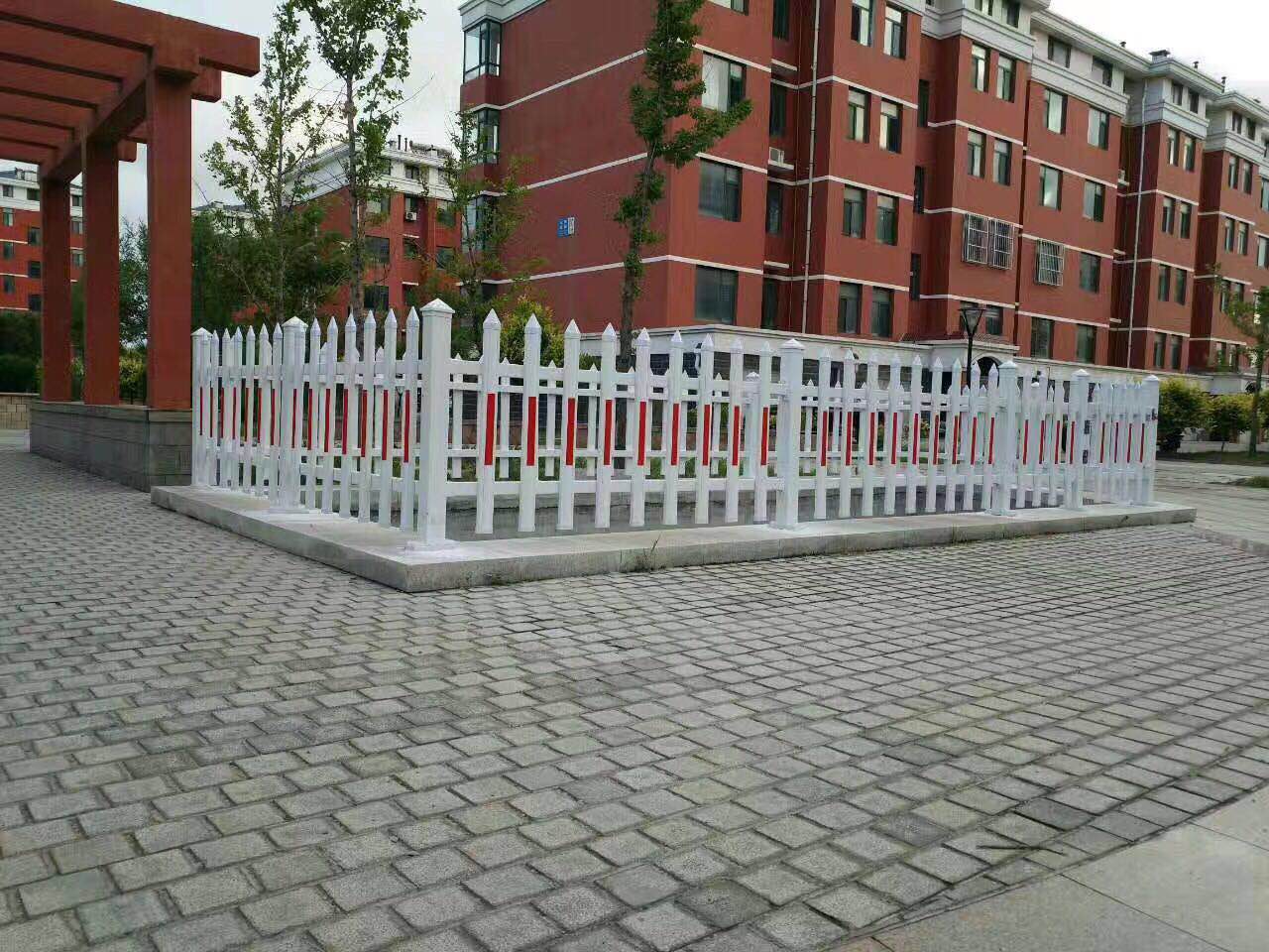 pvc護(hù)欄，鋅鋼護(hù)欄專(zhuān)業(yè)供應(yīng)商